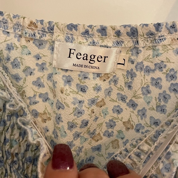 ⭐️Elegant Floral Smocked Camisole - Blue and White - Picture 2 of 3